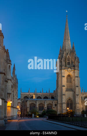 Dämmerung über Universität Kirche St Mary the Virgin, Oxford, Oxfordshire, England Stockfoto