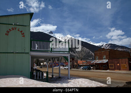 Shady Lady Restaurant, alte Gebäude und Schmutz Straßen im historischen Minenstadt Silverton, San Juan, Berge, Colorado, USA Stockfoto