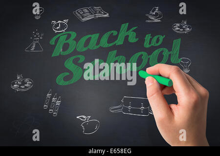 Zusammengesetztes Bild von Hand mit blau Kreide Stockfoto