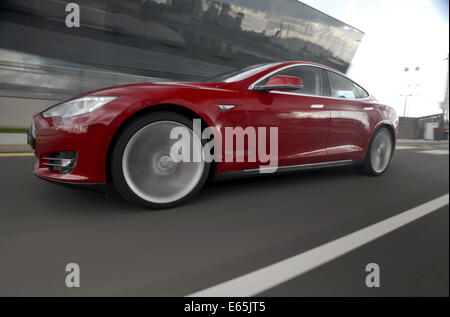 Tesla Model S elektrische Luxus-Sportwagen der Salon Stockfoto