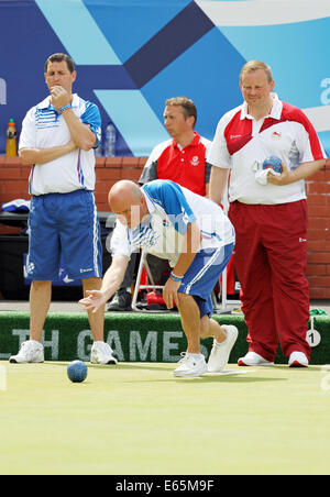 David Pfau von Schottland V England in die Goldmedaille Spiel in der Mens Vieren im Kelvingrove Lawn Bowls Centre, 2014 Stockfoto