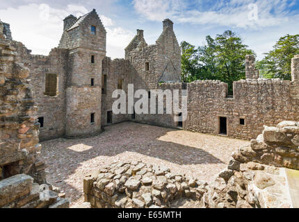 TOLQUHON SCHLOSS ABERDEENSHIRE SCHOTTLAND HOF INTERIEUR MIT TURM UND HAUS Stockfoto