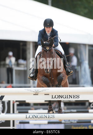 London, UK. 15. August 2014.  Der Longines Global Champions Tour von London. Jessica Springsteen [USA] Lisona in Aktion während des CSI5 * Sapinda Prix Reiten. Bildnachweis: Stephen Bartholomäus/Alamy Live-Nachrichten Stockfoto