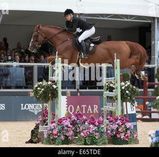 London, UK. 15. August 2014.  Der Longines Global Champions Tour von London. Edwina Tops-Alexander [AUS] Reiten in Aktion während des CSI5 * Sapinda Prix alte Chap zahm. Bildnachweis: Stephen Bartholomäus/Alamy Live-Nachrichten Stockfoto