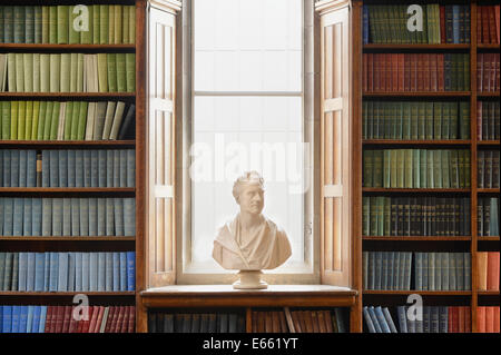 Eine traditionelle Büste im Christie Bistro, ehemals Christie Library an der University of Manchester (nur zur redaktionellen Verwendung). Stockfoto