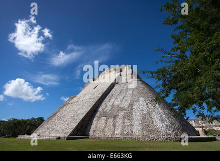 Der Zauberer-Pyramide von Uxmal, Yucatan, Mexiko. Stockfoto