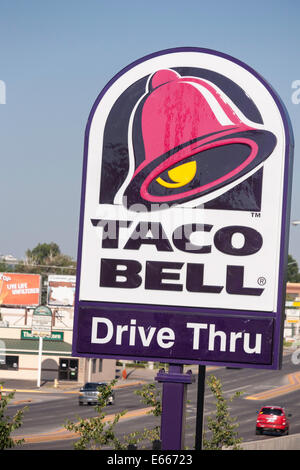 Taco Bell Fastfood Straßenschild, Great Falls, MT, USA Stockfoto