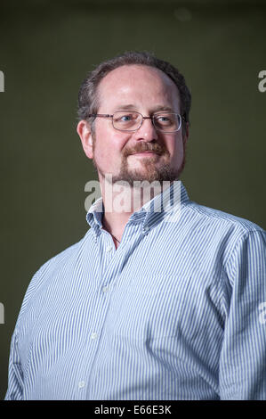 Schottische Krimiautorin, Stuart MacBride, Teilnahme an der Edinburgh International Book Festival am Montag, 11. August 2014 Stockfoto