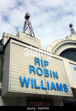 Hommage an Robin Williams auf dem Bildschirm auf den grünen Kino, London Stockfoto