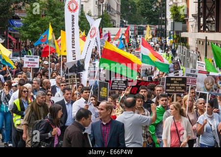 London, 16. August 2014. Hunderte von Kurden, Yeziden, Christen und Menschen aus verschiedenen Gruppen marschieren durch London aus Protest gegen den islamischen Staat, früher bekannt als ISIS, ihre Verbrechen gegen die Menschlichkeit und gegen die Länder, die sie beschuldigen IS zu unterstützen. Bildnachweis: Paul Davey/Alamy Live-Nachrichten Stockfoto