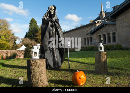 Halloween Display im Garten Holmwood Haus Glasgow. Stockfoto