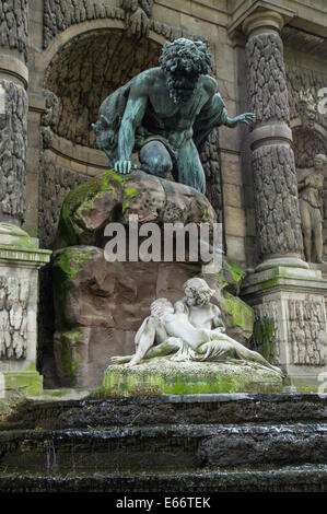 Die Medici-Brunnen im Jardin du Luxembourg, der Jardin du Luxembourg in Paris, Frankreich Stockfoto