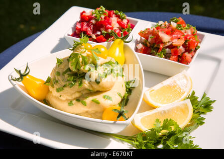 Hummus, eines der traditionellen arabischen Gerichte Stockfoto