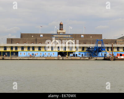 Ein Blick auf die International cruise terminal in der Nähe von Tilbury an der Themse Stockfoto