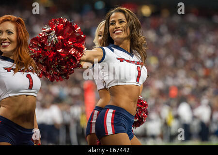 Houston, Texas, USA. 16. August 2014. Die Houston Texans Cheerleader durchführen während der NFL Preseason Spiel zwischen Houston Texans und die Atlanta Falcons NRG-Stadion in Houston, TX am 16. August 2014. Bildnachweis: Trask Smith/ZUMA Draht/Alamy Live-Nachrichten Stockfoto