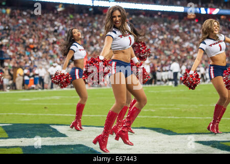 Houston, Texas, USA. 16. August 2014. Die Houston Texans Cheerleader durchführen während der NFL Preseason Spiel zwischen Houston Texans und die Atlanta Falcons NRG-Stadion in Houston, TX am 16. August 2014. Bildnachweis: Trask Smith/ZUMA Draht/Alamy Live-Nachrichten Stockfoto