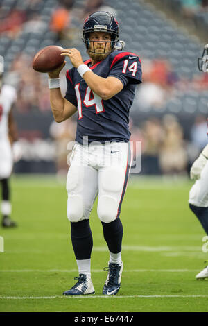 Houston, Texas, USA. 16. August 2014. Houston Texans quarterback Ryan Fitzpatrick (14) wärmt vor der NFL Preseason Spiel zwischen Houston Texans und die Atlanta Falcons NRG-Stadion in Houston, TX am 16. August 2014. Bildnachweis: Trask Smith/ZUMA Draht/Alamy Live-Nachrichten Stockfoto