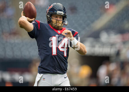 Houston, Texas, USA. 16. August 2014. Houston Texans quarterback Ryan Fitzpatrick (14) wärmt vor der NFL Preseason Spiel zwischen Houston Texans und die Atlanta Falcons NRG-Stadion in Houston, TX am 16. August 2014. Bildnachweis: Trask Smith/ZUMA Draht/Alamy Live-Nachrichten Stockfoto