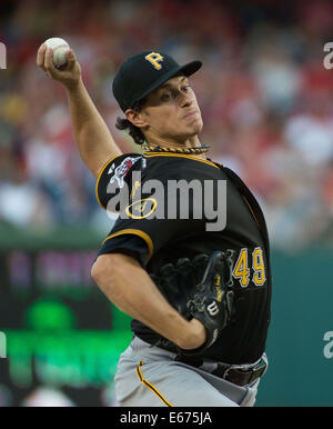 Washington, DC, USA. 16. August 2014. Pittsburgh Pirates starten Krug Jeff Locke (49) liefert einen Pitch gegen die Washington Nationals im ersten Inning ihres Spiels bei Nationals Park in Washington, D.C., Samstag, 16. August 2014. Bildnachweis: Harry E. Walker/ZUMA Draht/Alamy Live-Nachrichten Stockfoto