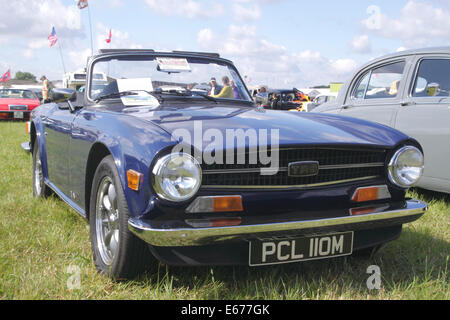 Triumph TR6 im weißen Waltham Retro-Festival 2014 Stockfoto