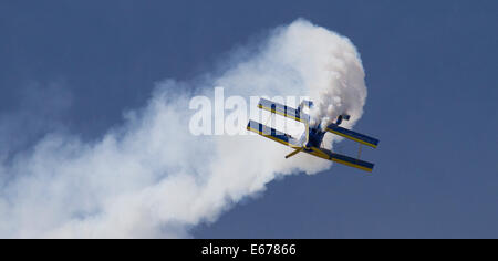 Helsinki, Finnland, 16. August, 2014.Air Show pilot Jacob Holländer Flyed Viking am Flughafen Helsinki-Malmi auf Finnland International Airshow 2014. Bildnachweis: Aija Lehtonen/Alamy Live-Nachrichten Stockfoto