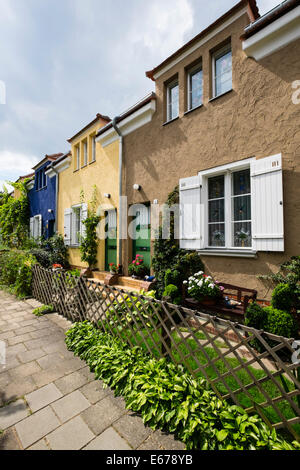 Akazienhof in Gartenstadt, (Gartenstadt), Wohnsiedlung ein UNESCO-Weltkulturerbe am Falkenberg in Berlin Deutschland Stockfoto