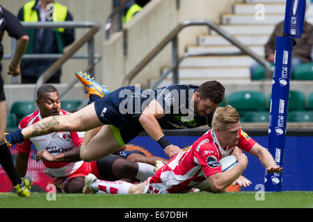 Twickenham, Großbritannien. 17. August 2014. World Club Rugby 7 s. Ed TELLWRIGHT (Gloucester Rugby (ENG)) Punkte während des Spiels zwischen Gloucester Rugby (ENG) und Seattle (USA). Bildnachweis: Aktion Plus Sport/Alamy Live-Nachrichten Stockfoto