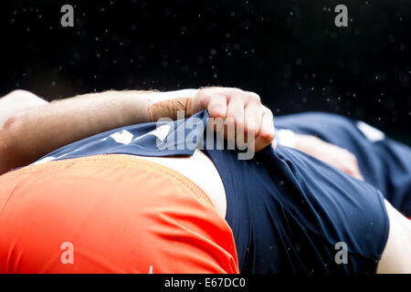 Twickenham, Großbritannien. 17. August 2014. World Club Rugby 7 s. Detail von der New York City 7 s (USA) Scrum. Bildnachweis: Aktion Plus Sport/Alamy Live-Nachrichten Stockfoto