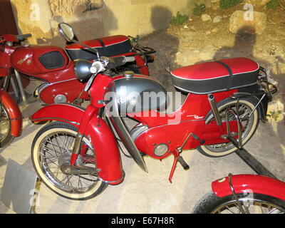 Foto des Oldtimer Florett Motorrades, aufgenommen auf der 9. Ausstellung von klassischen Motorrädern in Chania, Crete, Griechenland. Stockfoto