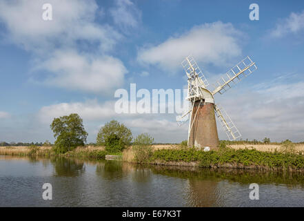 Turf Moor Windmühle oder Wind Entleerungspumpe am Fluss Ant Norfolk Broads Stockfoto