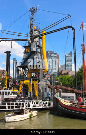 Historische Korn Entlader in das Hafenmuseum Leuvehaven, Rotterdam, Südholland, Niederlande Stockfoto