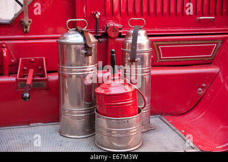 Alte Feuerwehrautos waren zu sehen bei der Feuerwehr In Bergen Norwegen Stockfoto