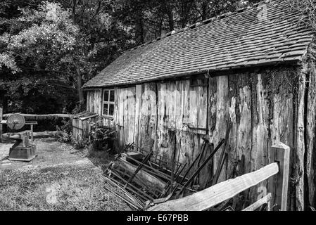 Schwarz / weiß-Landschaft der alten Schmiede Workshop im viktorianischen Zeitalter Stockfoto