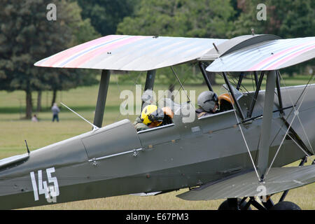 29. internationale Moth Rally in Woburn Abbey UK. Die De Havilland DH-82A Tiger Moth II aus Norwegen anschickt, zu verlassen. Bildnachweis: Scott Carruthers/Alamy Live-Nachrichten Stockfoto