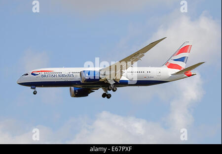 British Airways Boeing 787 Dreamliner G-ZBJD Ankunft am Flughafen London-Heathrow LHR Stockfoto