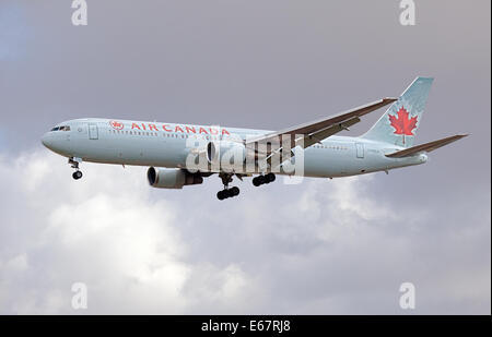 Air Canada Boeing 767 C-BAZL Ankunft am Flughafen London-Heathrow LHR Stockfoto