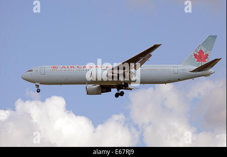 Air Canada Boeing 767 C-BAZL Ankunft am Flughafen London-Heathrow LHR Stockfoto