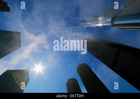 Wolkenkratzer und Sonne blickte. Chicago, Illinois Stockfoto