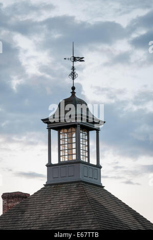 Kuppel in der Abenddämmerung, Kaufleute Square, Colonial Williamsburg, Virginia Stockfoto