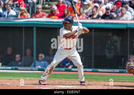 Cleveland, OH, USA. 17. August 2014. 17. August 2014: Cleveland Indians Center field Michael Bourn (24) [4269] at bat während des Spiels zwischen den Baltimore Orioles und den Cleveland Indians in Progressive Field in Cleveland, OH. Baltimore besiegte Cleveland 4-1. Bildnachweis: Frank Jansky/ZUMA Draht/Alamy Live-Nachrichten Stockfoto