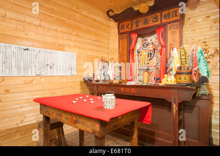 Altar Schrein Chee Kung Tong chinesische Freimaurer Tempel Museumsbau historische gold Stadt Barkerville, British Columbia, Kanada. Stockfoto