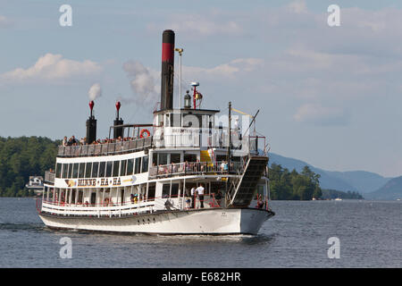 Lake George Tourist Tretboot "Minne Ha Ha" Stockfoto