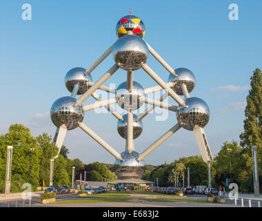 Brüssel, Belgien - 16. Juni 2014: Atomium. Moderne Gebäude wurde ursprünglich für die Expo 58 gebaut. Stockfoto