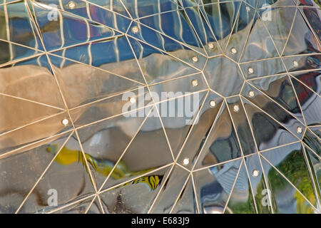 Brüssel, Belgien - 16. Juni 2014: Detail des Atomiums. Moderne Gebäude wurde ursprünglich für die Expo 58 gebaut. Stockfoto