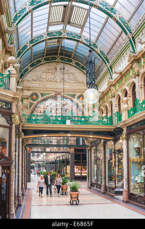 Leeds yorkshire Leeds Stadtzentrum County Arcade Shopping Victoria Quarter Briggate Leeds City Centre Leeds West Yorkshire England Großbritannien GB Europa Stockfoto