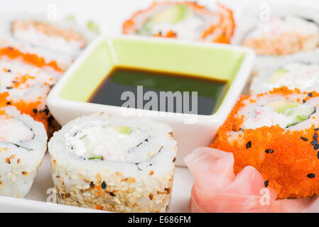 Soja-Sauce und Sushi-mix Stockfoto