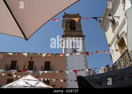 Die Kirche Ingesia befindet sich an der Plaza, auf dem Gelände einer alten Moschee errichtet. Stockfoto