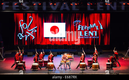 SANYO Daiko Dan Ensemble aus Hiroshima, Japan, Auftritt beim 26. Folkart International CIOFF Folklore Festival, Maribor, 2014 Stockfoto