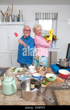 Kitty Hoffnung und Mark Greenwood aka "Hope & Greenwood" der Konditoren zu Hause kochen im Littlestone, Kent, England, UK Stockfoto