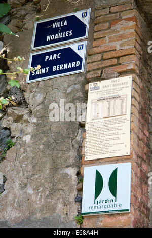 Wegweiser für Garten in Hyeres Dorf Frankreich Stockfoto